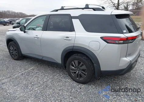 2023 Nissan Pathfinder Sv 4Wd z USA, uszkodzony, nr VIN 5N1DR3BC3PC212444
